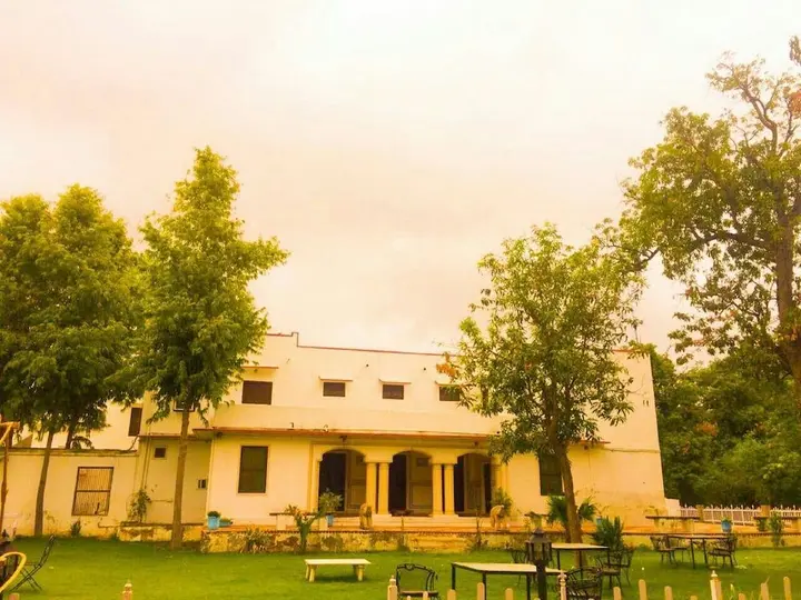 Нимаж: Rawla Bagh