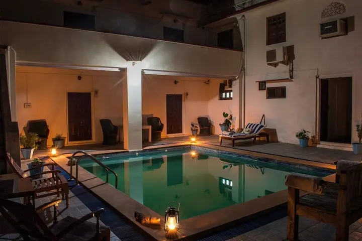 Нимаж: Rawla Bagh