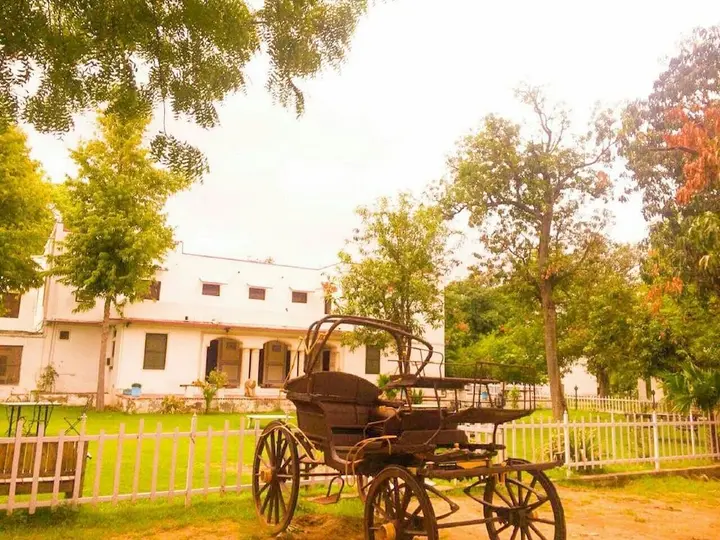 Нимаж: Rawla Bagh