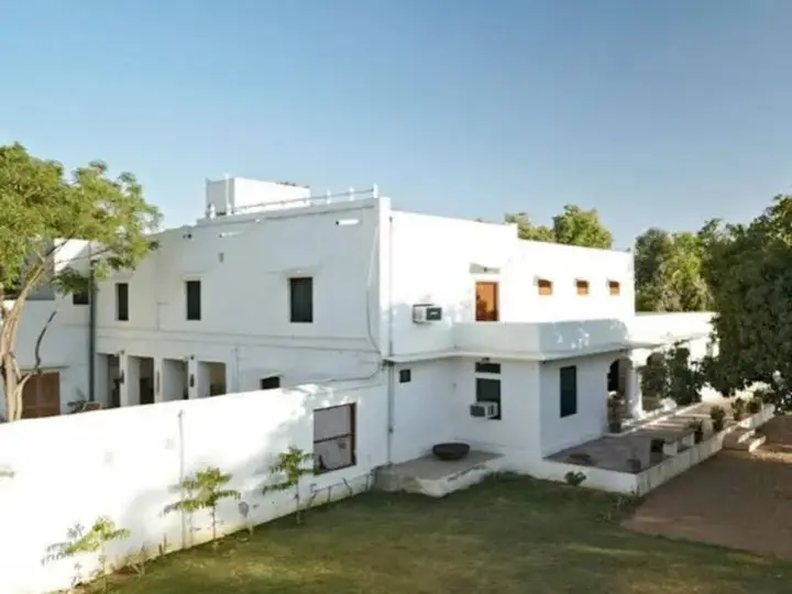 Нимаж: Rawla Bagh