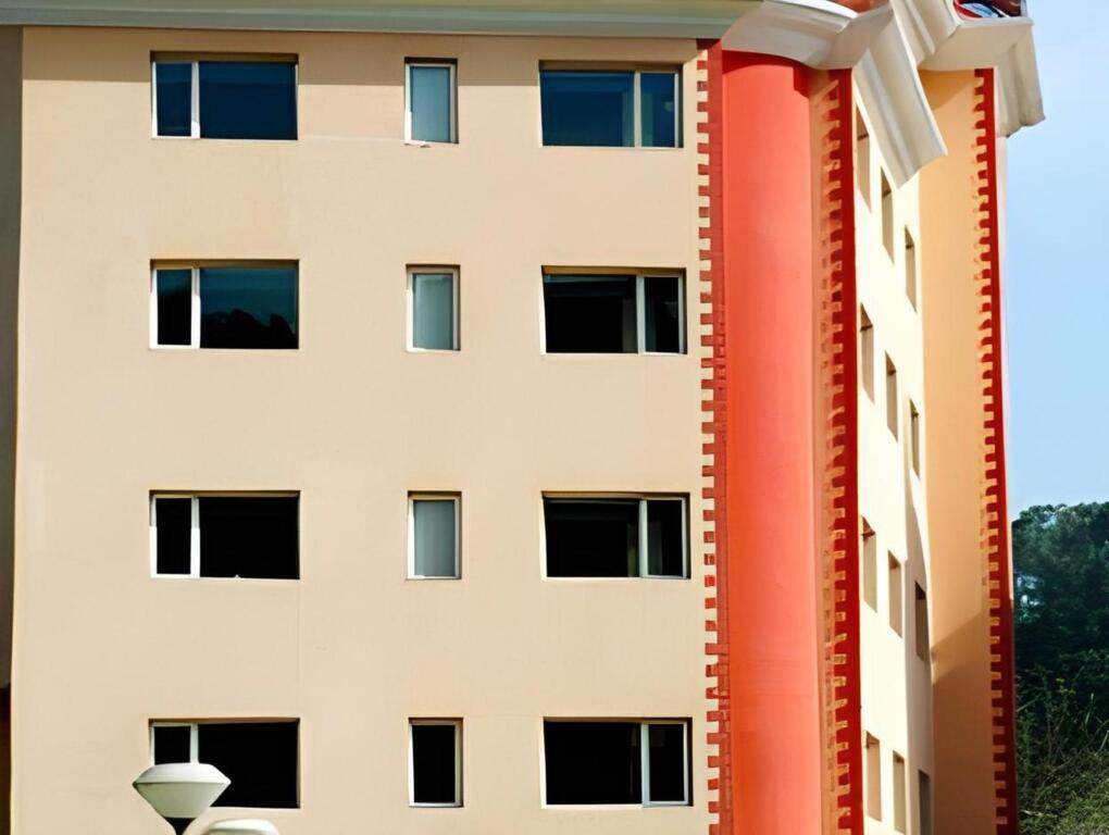 Ревалсар: The Regent Palms Hotel