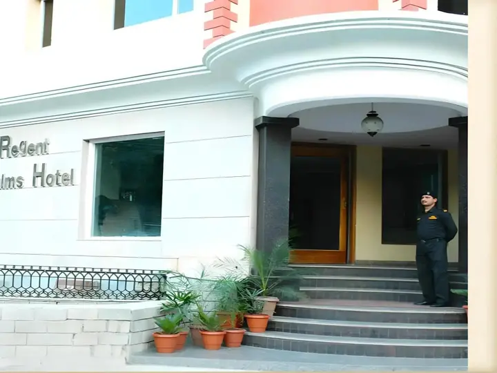 Ревалсар: The Regent Palms Hotel
