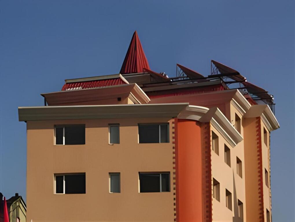Ревалсар: The Regent Palms Hotel