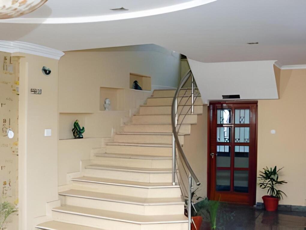 Ревалсар: The Regent Palms Hotel