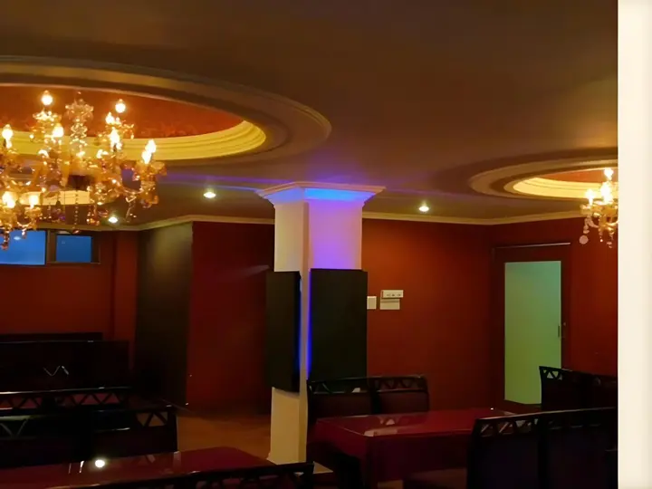Ревалсар: The Regent Palms Hotel