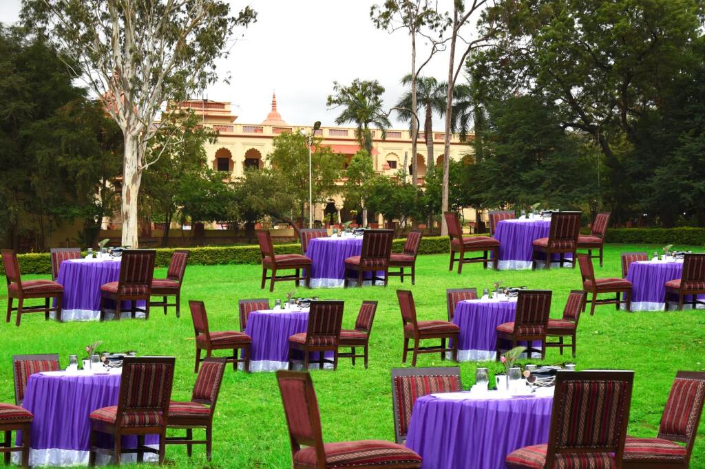 Хоспет: WelcomHeritage Shivavilas Palace