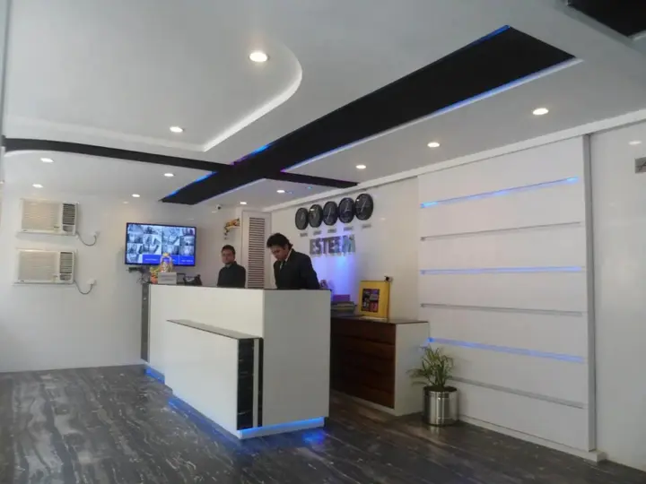 Колката: OYO Premium Merlin Homeland Mall