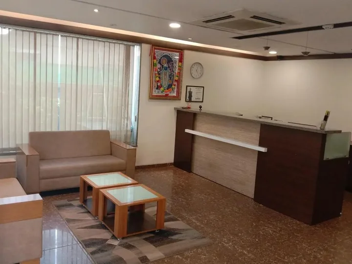 Ахмедабад: OYO Premium Ashram Road II