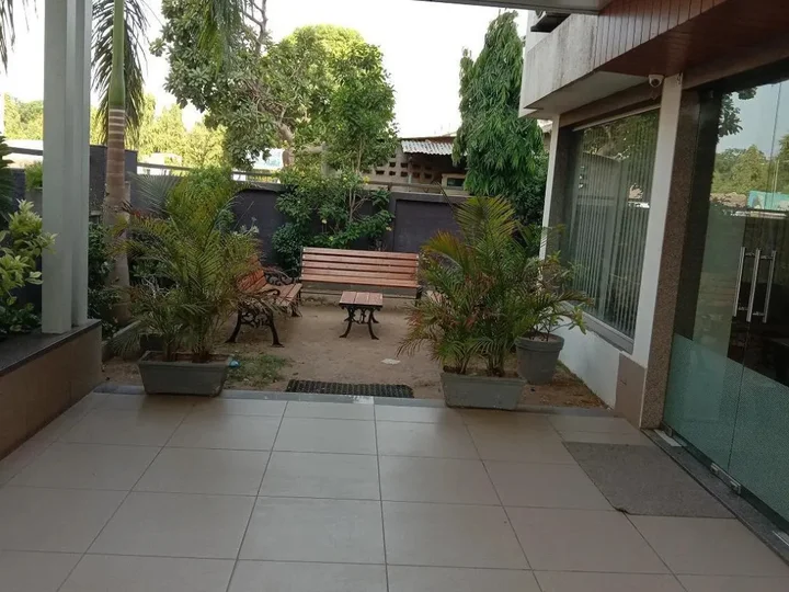 Ахмедабад: OYO Premium Ashram Road II