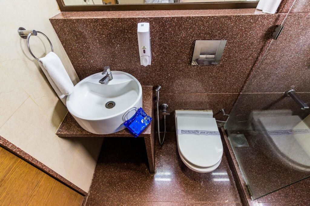 Ахмедабад: OYO Premium Vastrapur Lake