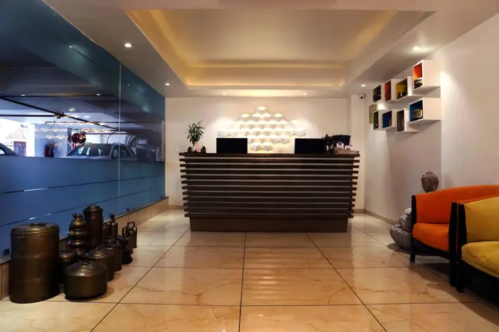 Ахмедабад: OYO Premium Vastrapur Lake