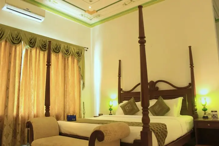 Удаипур: OYO 1808 near Lake Palace