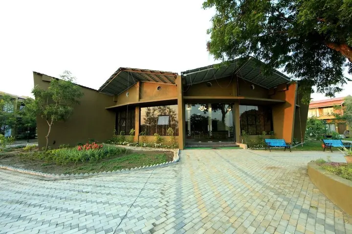 Чимур: Chimur Tiger Resort