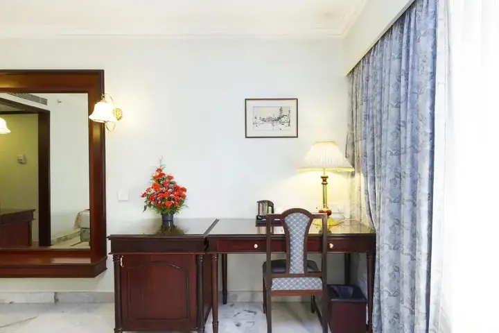 Бангалор: OYO Premium Majestic Freedom Park