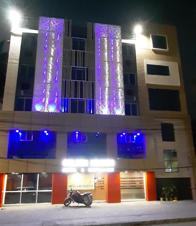 Колката: Golden Heaven Hotel & Restaurant