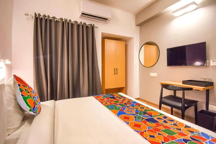 Колката: Fabhotel Heera Holiday Inn