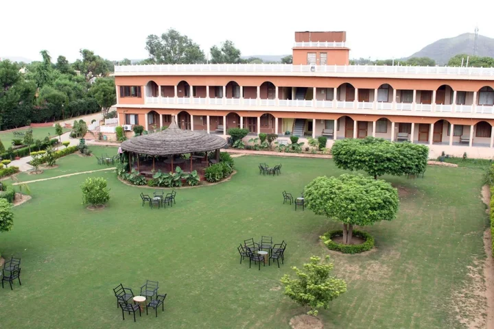 Алвар: Sariska Tiger Camp Resort
