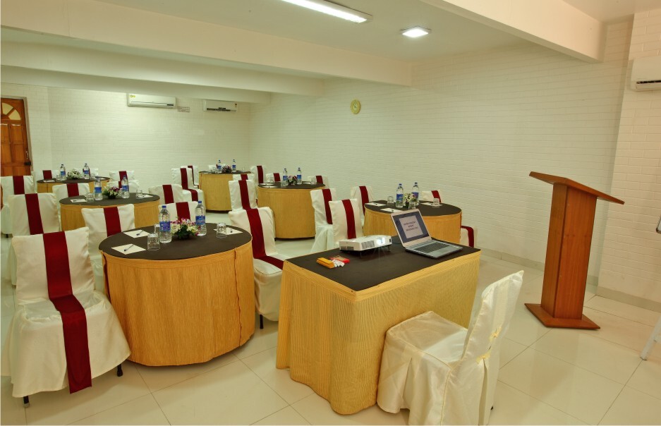 Лонавала: Avion Holiday Resort