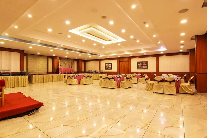 Лакхнау: OYO 2697 Hotel Edesia