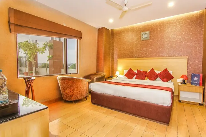 Лакхнау: OYO 2697 Hotel Edesia
