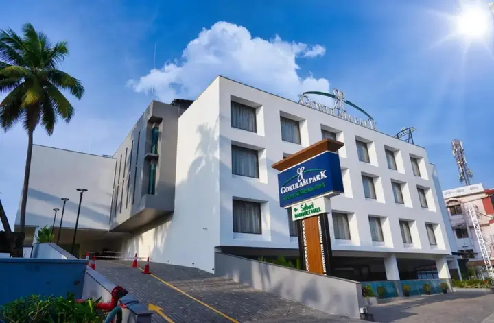 Гуруваюр: OYO Premium East Nada