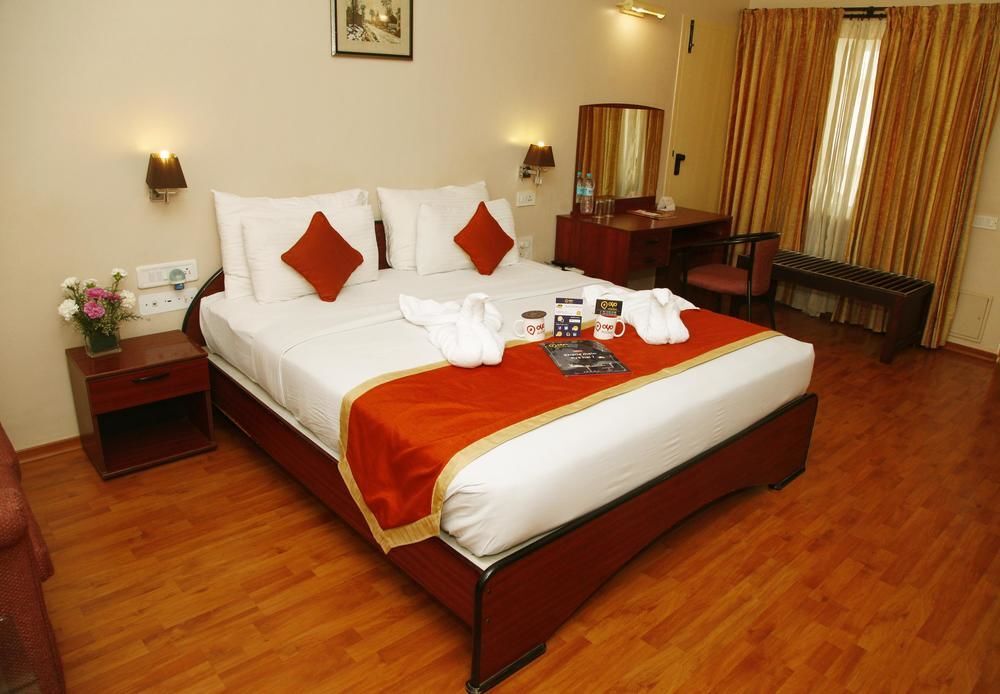 Коимбатур: OYO Premium Gandhipuram Avinashi Road