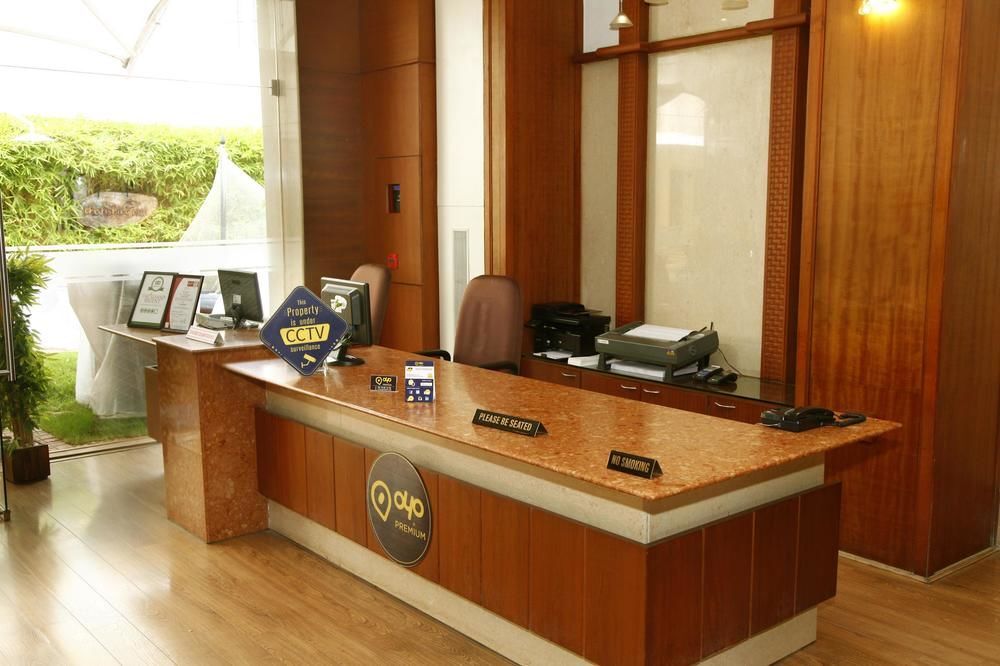 Коимбатур: OYO Premium Gandhipuram Avinashi Road
