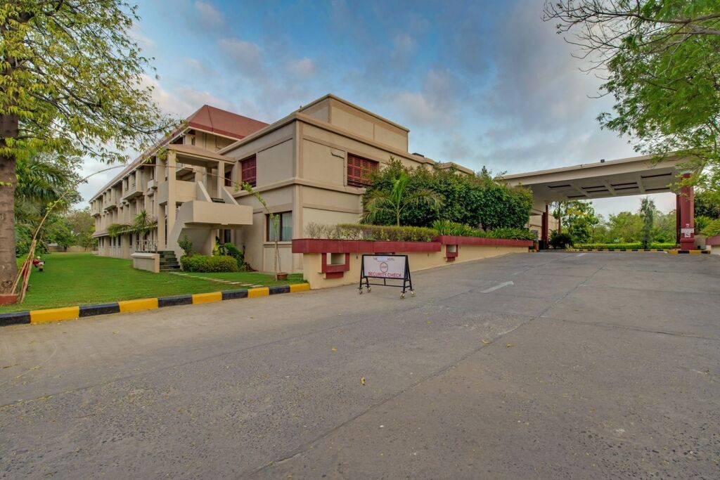 Ахмедабад: The Ummed Ahmedabad Airport