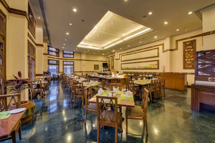 Ахмедабад: The Ummed Ahmedabad Airport