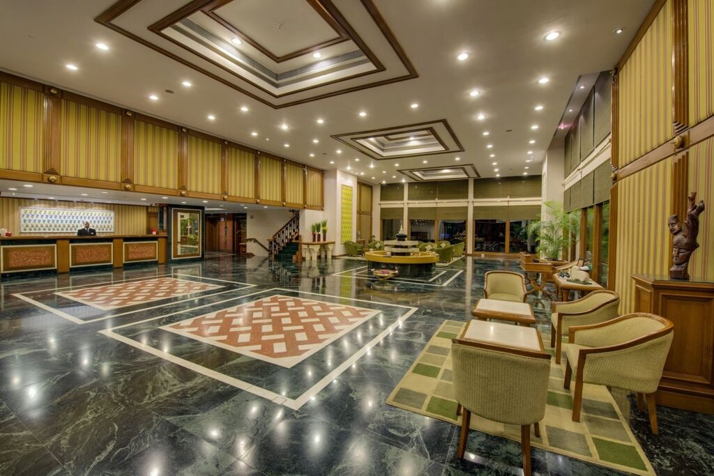 Ахмедабад: The Ummed Ahmedabad Airport