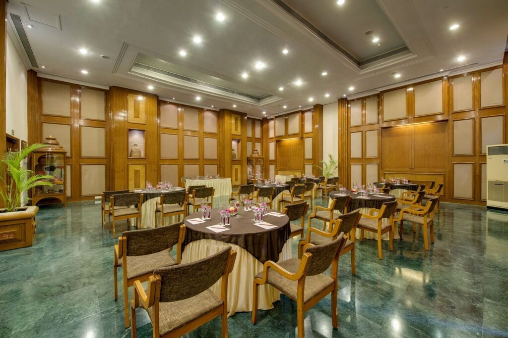 Ахмедабад: The Ummed Ahmedabad Airport