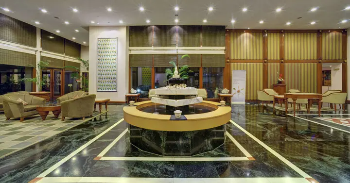 Ахмедабад: The Ummed Ahmedabad Airport