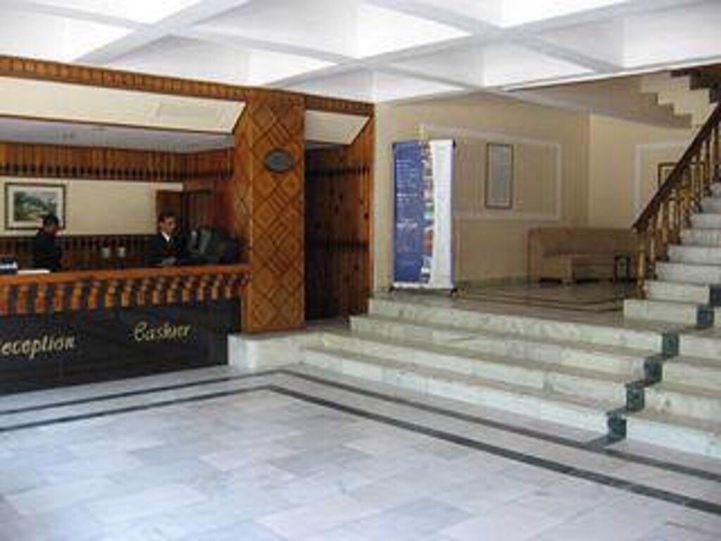 Манали: Sarovar Portico