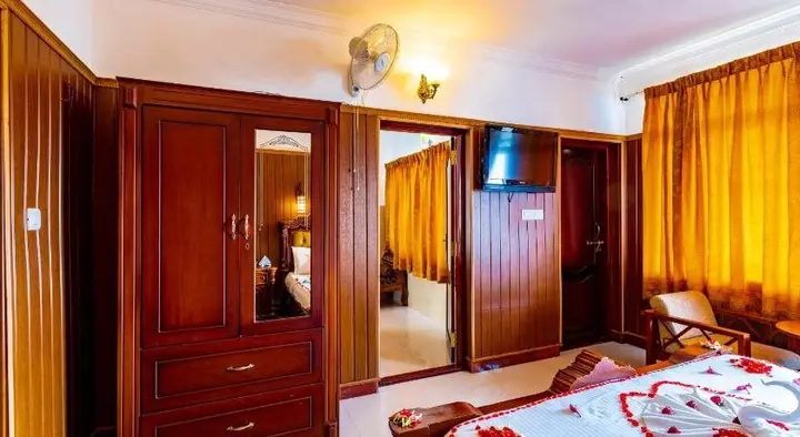 Муннар: Mist Inn Resort