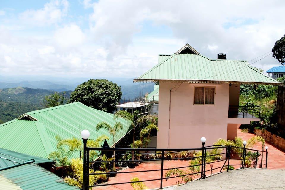 Муннар: Mist Inn Resort