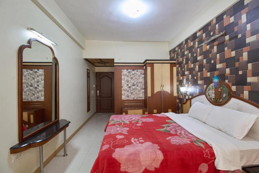 Ути: Hotel Sarkar Palace