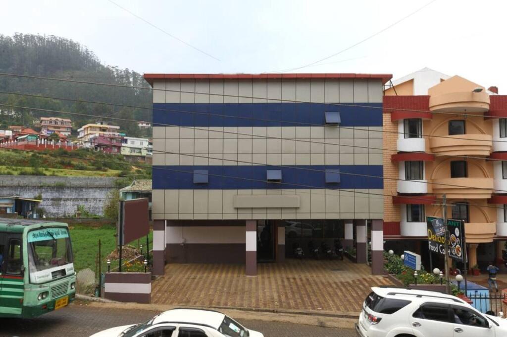 Ути: Hotel Orchid Inn