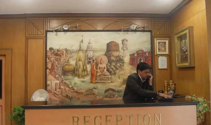 Варанаси: ADB Rooms Hotel Surabhi International,Varanasi