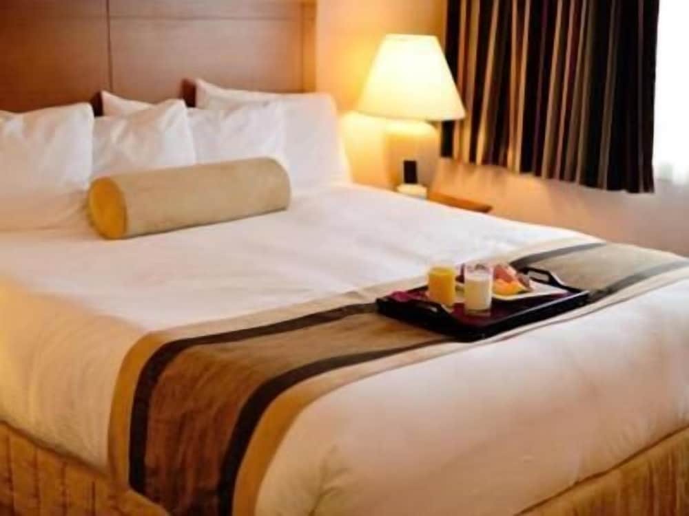 Варанаси: ADB Rooms Hotel Surabhi International,Varanasi