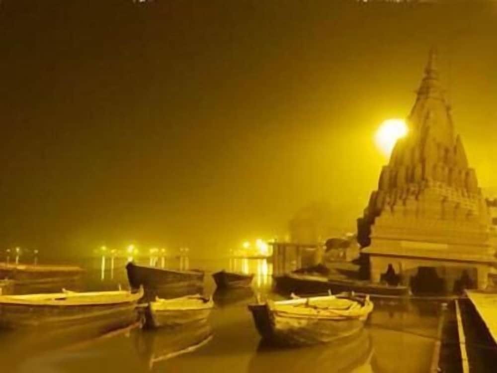 Варанаси: ADB Rooms Hotel Surabhi International,Varanasi
