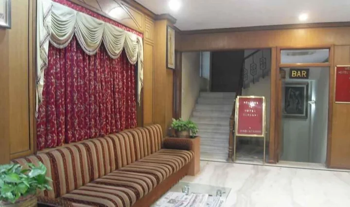Варанаси: ADB Rooms Hotel Surabhi International,Varanasi
