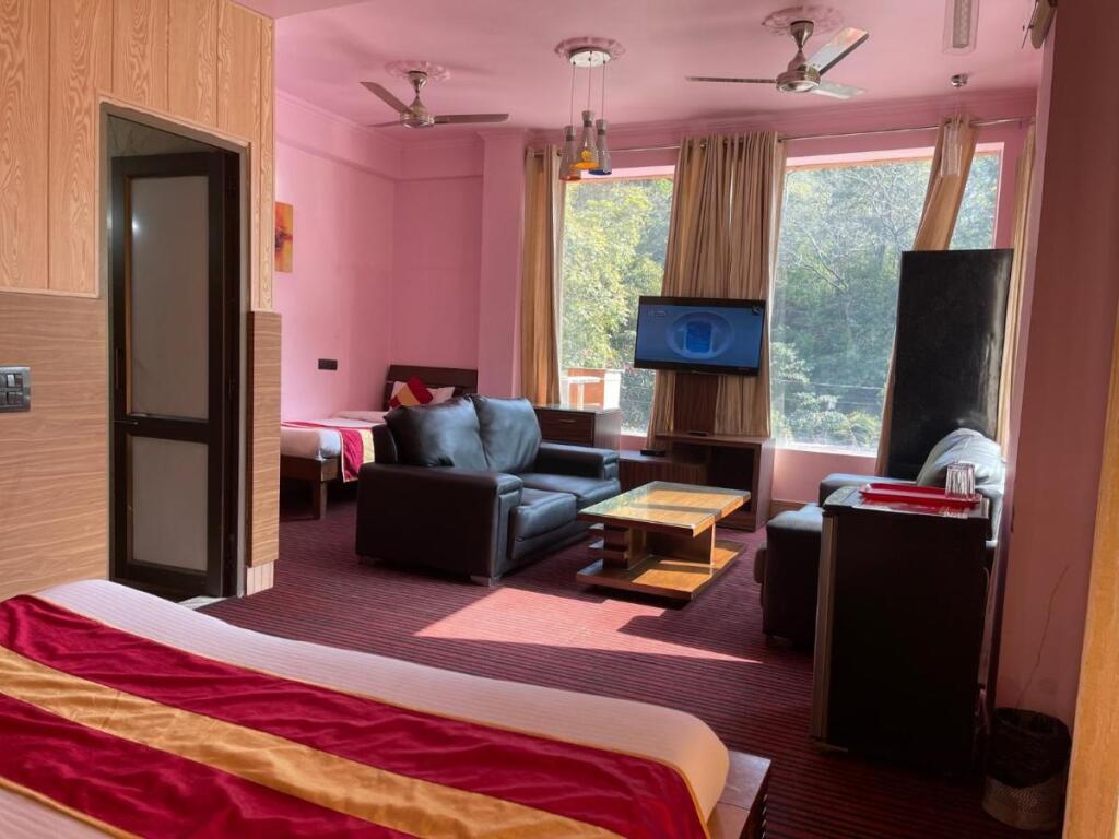 Шивпури: Chanakya Resort