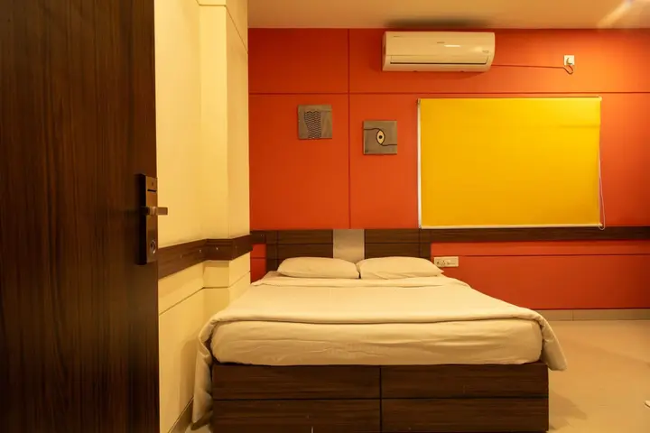 Соманур: Ginger Tirupur