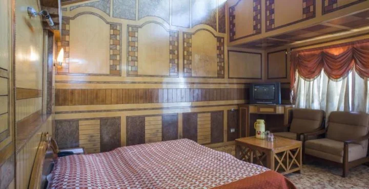 Шимла: Hotel Woodrina
