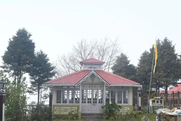 Дарджилинг: Pineridge Hotel