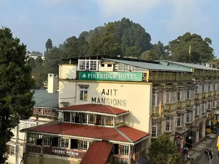 Дарджилинг: Pineridge Hotel