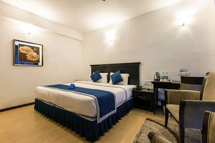 Анджуна: Hotel Meraden Opus