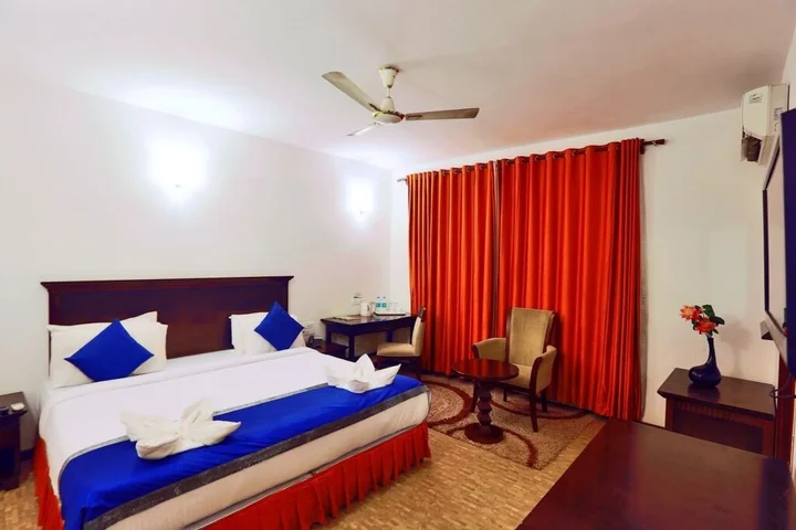 Анджуна: Hotel Meraden Opus