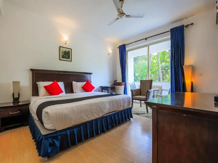 Анджуна: Hotel Meraden Opus