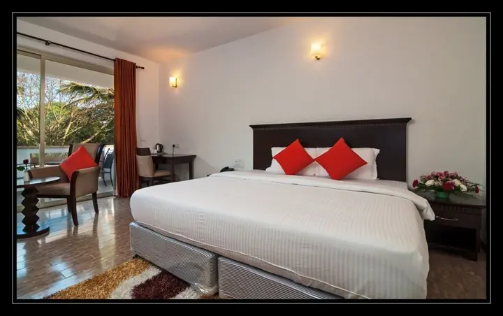 Анджуна: Hotel Meraden Opus